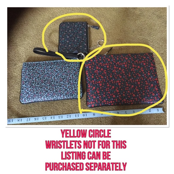 Authentic Large Coach floral leather wristlet - Picture 3 of 3